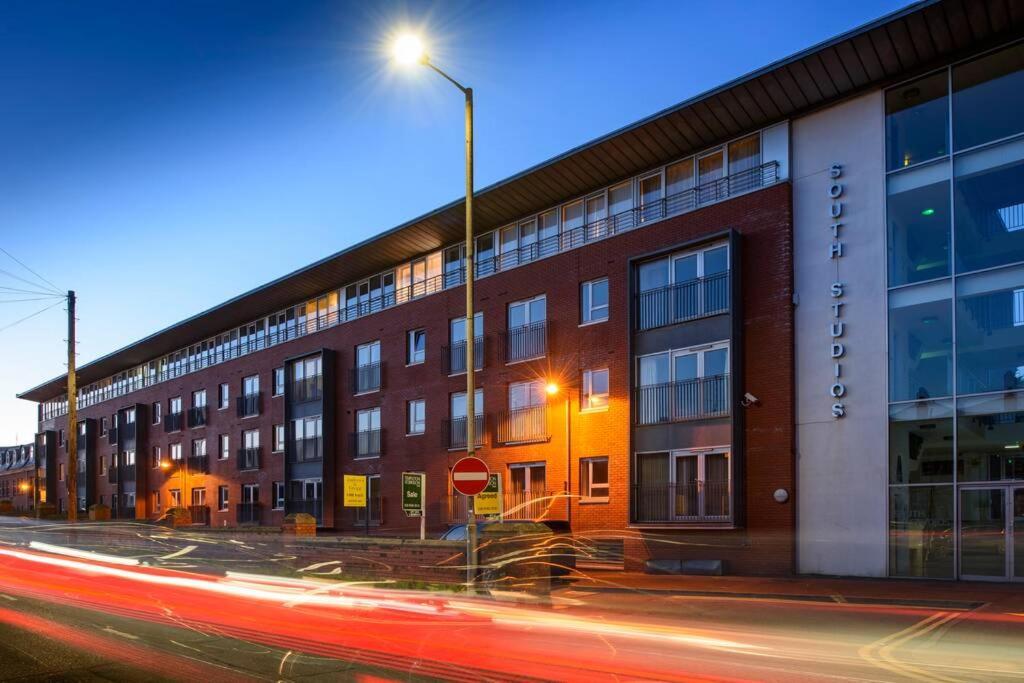 Luxury City Apartment Underground Parking 5* Belfast Exterior photo